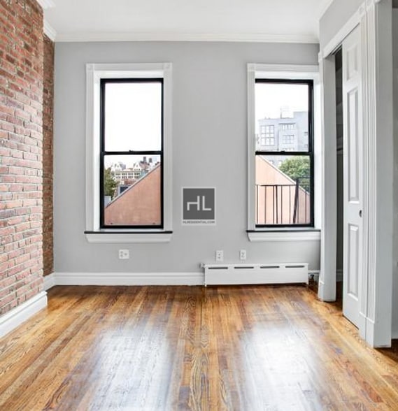 Building Photo - MOTT ST.