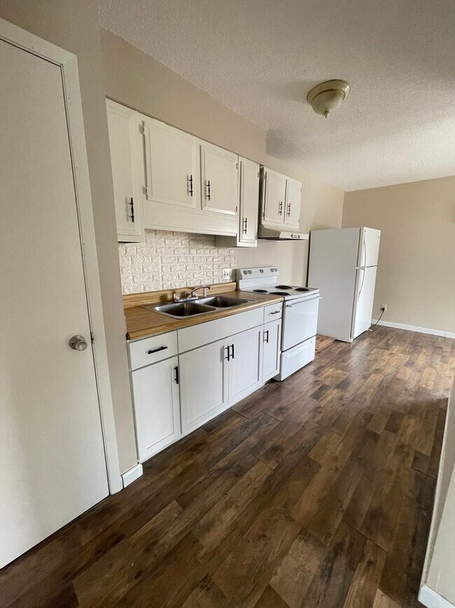 Building Photo - 1 Bed 1 Bath Apartment For Rent in TROY, MO