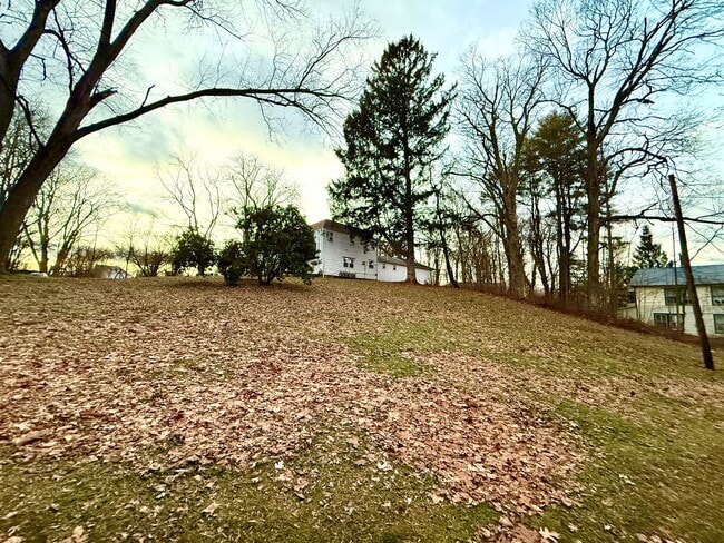 Building Photo - 473 Wilbur Ave