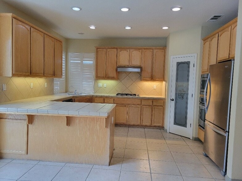 Building Photo - 1663 Eucalyptus Ct