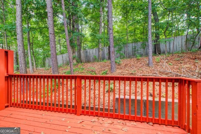 Building Photo - 2470 Stonegate Dr