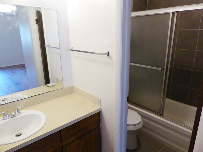 Building Photo - 1118 City Park Ave