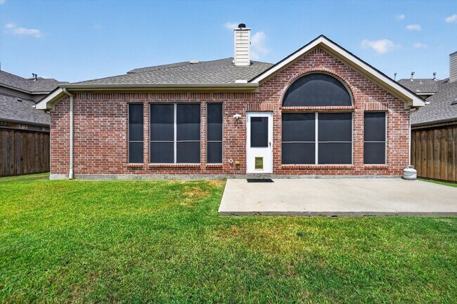 Building Photo - 2416 Greenbrook Dr