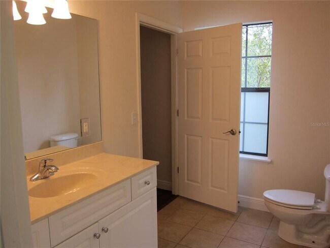 Building Photo - 2602 SW 87th Dr