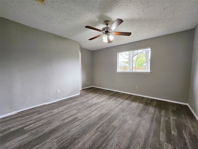 Building Photo - 7423 San Lucas Dr