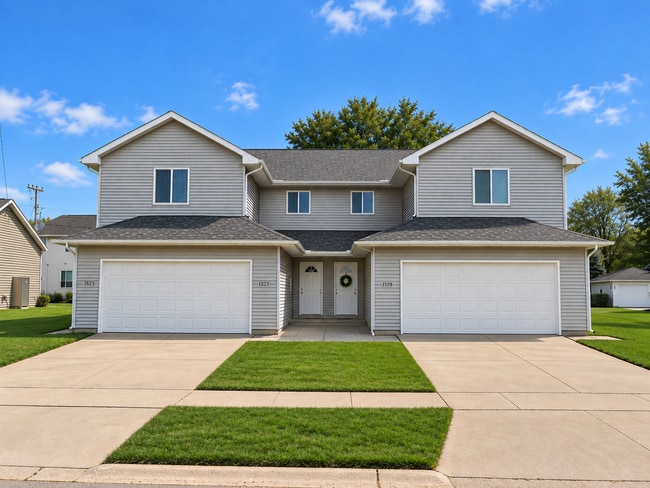Building Photo - 1505 Springbrook Dr