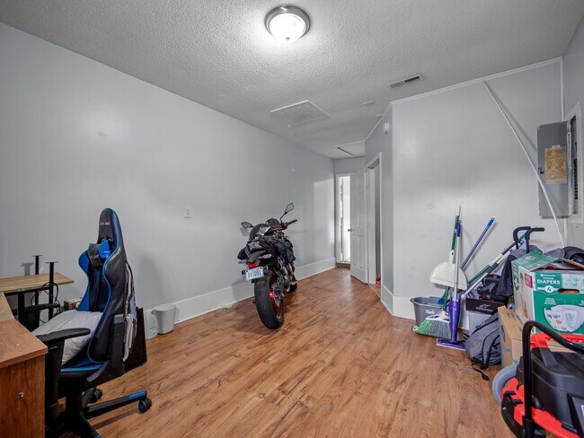 Building Photo - 1020 Furia Dr