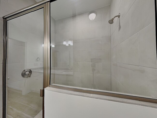 Building Photo - 5281 Gillot Blvd