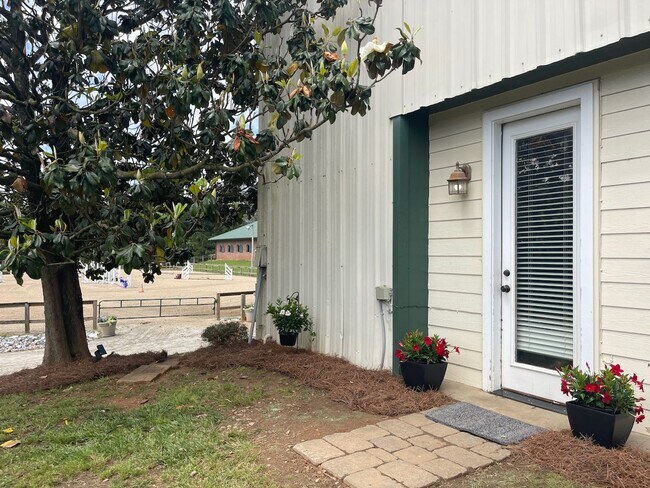 Building Photo - 17875 Birmingham Hwy