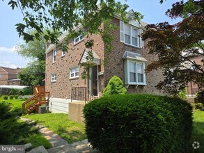 Building Photo - 2575 Stoneybrook Ln
