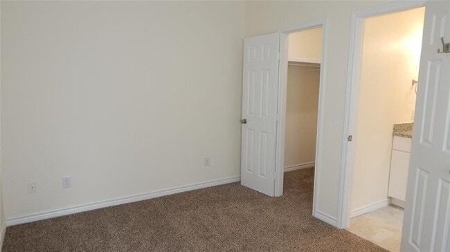 Building Photo - Great 3 Bedroom, 2 1/2 bath new constructi...