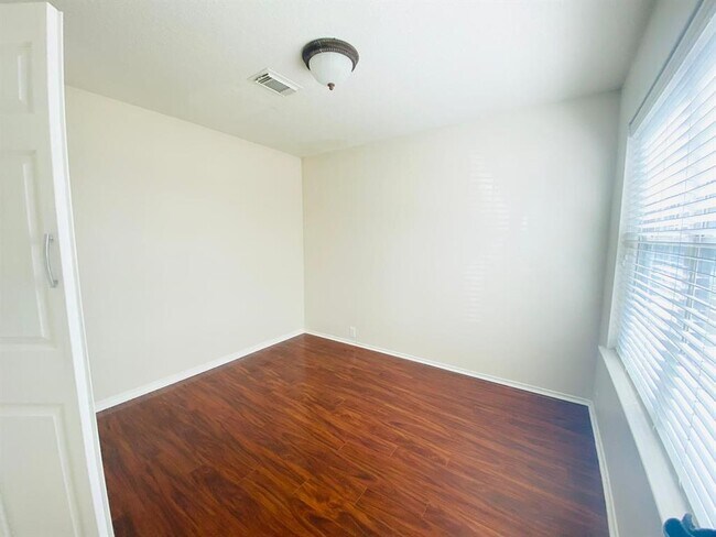 Building Photo - 14954 Sugar Sands Dr