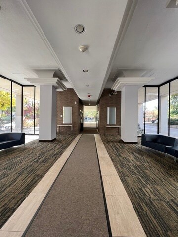Building Photo - 1450 E 55th Pl