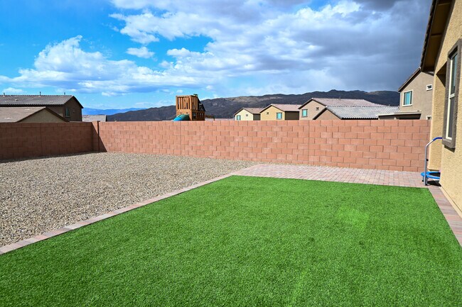 Building Photo - 8150-PM258150 S Soltero Mine Dr