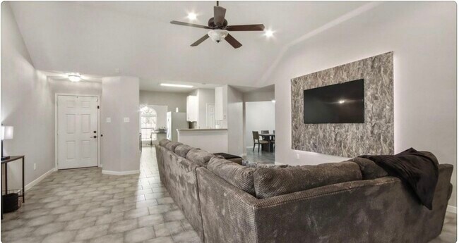 Building Photo - 17911 Egret Lake Way