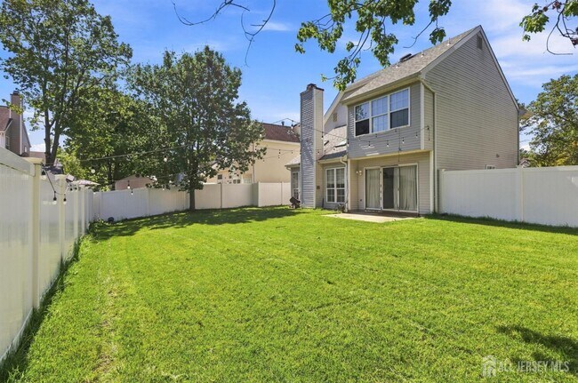 Building Photo - 50 Glen Oaks Ct