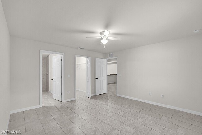 Building Photo - 3910-3912 Southwest 15th Pl-