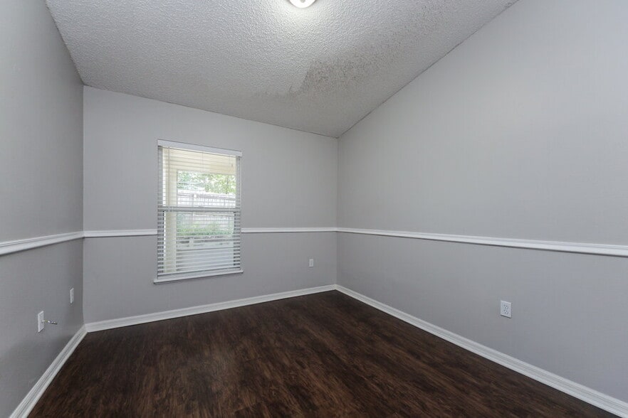 Building Photo - 936 Welch Hill Cir