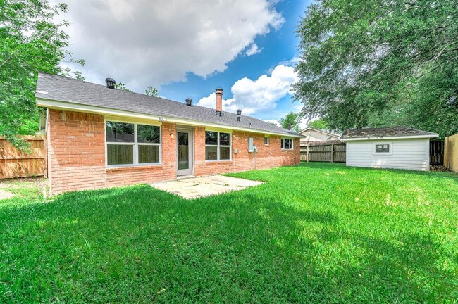 Building Photo - 519 Fawnwood Dr