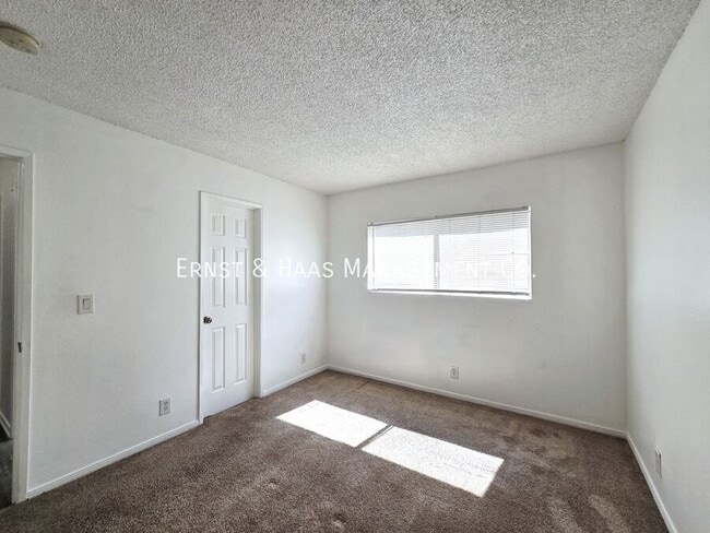 Building Photo - 6673 Hammond Ave C