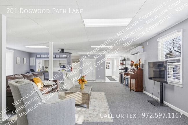Building Photo - 201 Dogwood Path Ln