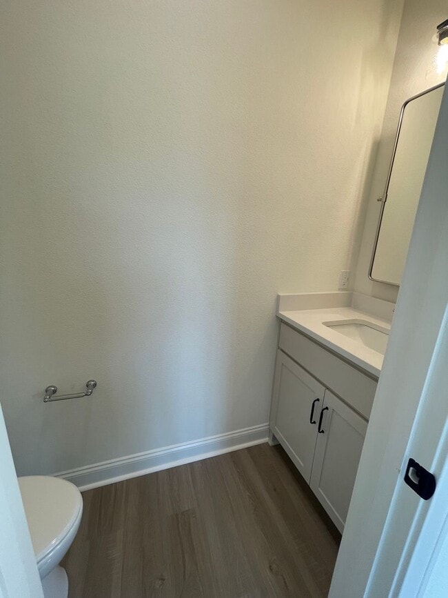 Building Photo - Luxurious NEW CONSTRUCTION 4/4.5 Home Near Baylor Campus!