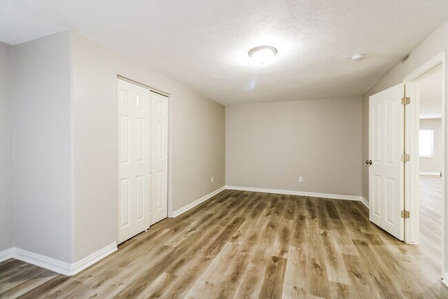 Building Photo - 8818 Jefferson Dr