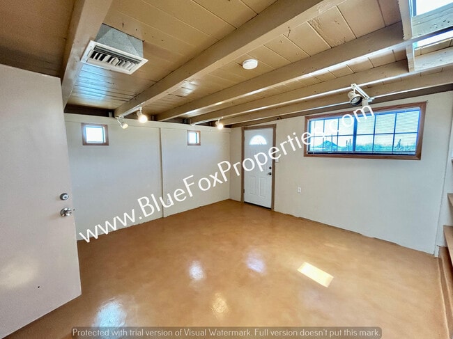 Building Photo - 6140 N Van Ark Rd