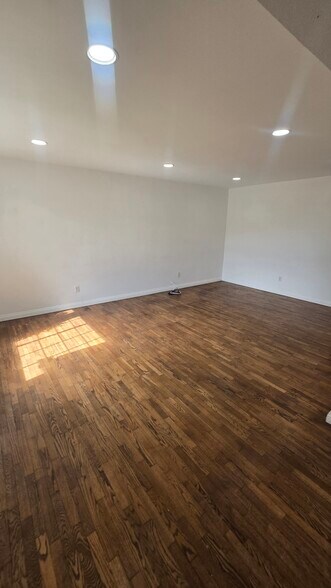 Building Photo - 22310 Meyler St