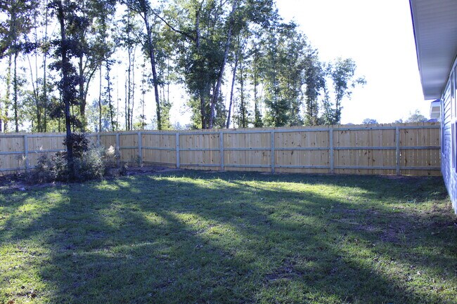 Building Photo - 5402 Peach Dr