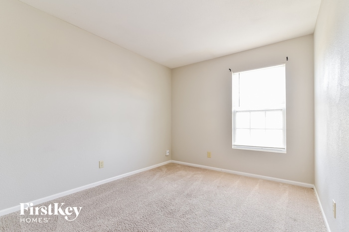 Building Photo - 723 Sedgewick Ln