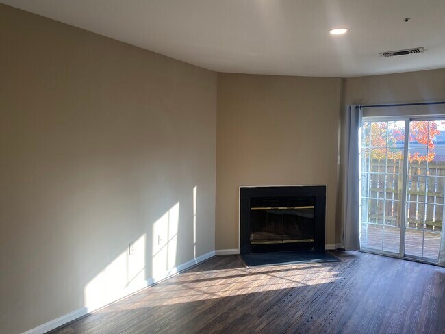 Building Photo - 259 S Pickett St