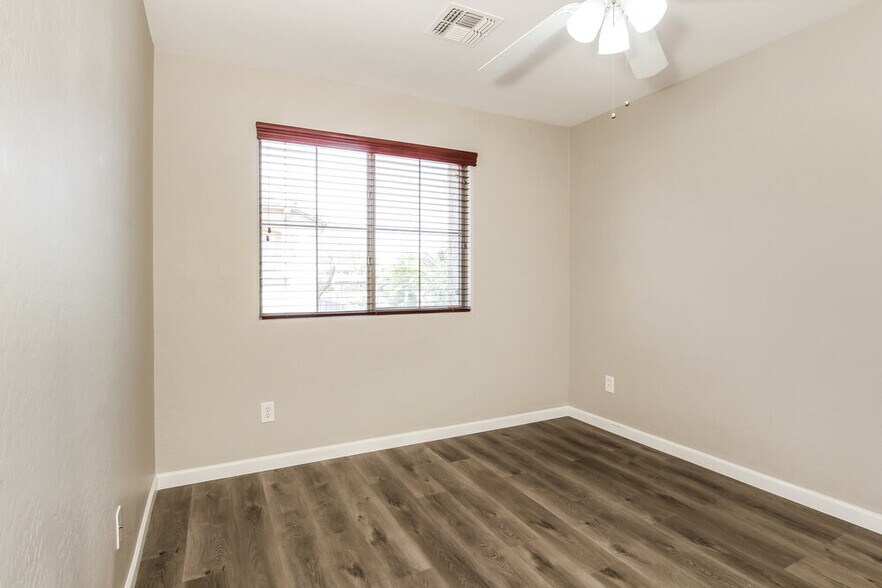 Building Photo - 26681 N Babbling Brook Dr