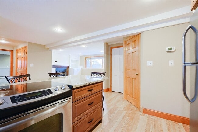 Building Photo - 68 Greene St