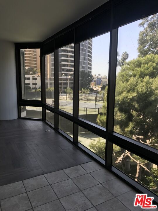 Building Photo - 4316 Marina City Dr