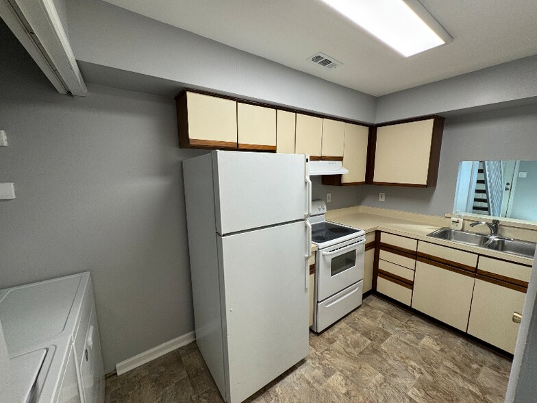 Building Photo - 463 Lake Havasu Dr