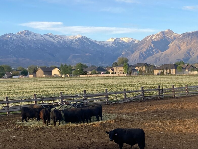 Building Photo - 52 N 2000 W