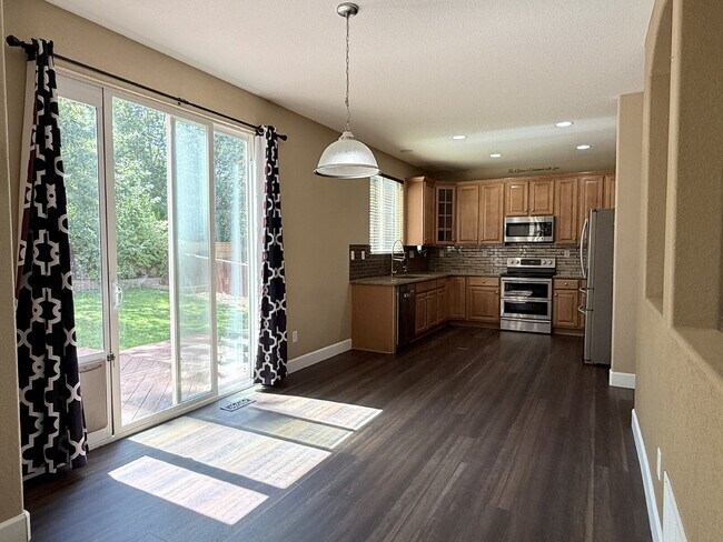 Building Photo - Gorgeous Reunion Home Features 4 Beds/2.5 Baths and Large Backyard. Close to Shopping, Dining and...