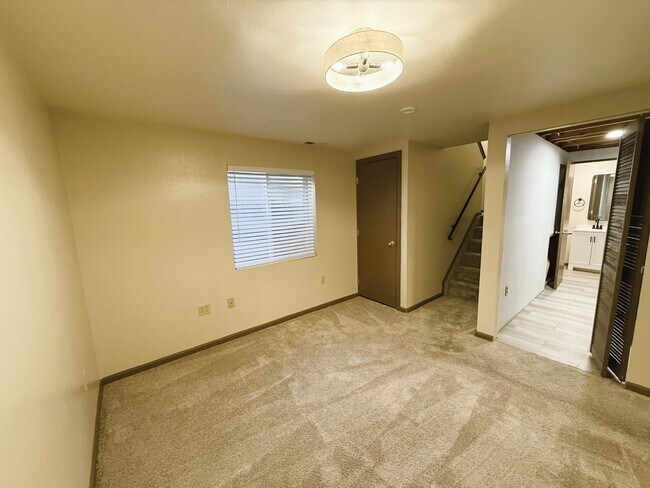 Building Photo - 7522 Madrid ct