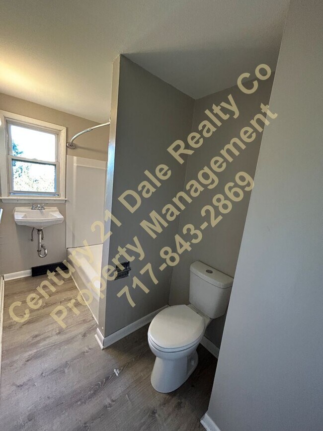 Building Photo - Meade Street 215-217