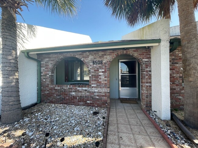 Primary Photo - For Lease - Fully Furnished 2 BR | 1.5 BA ...