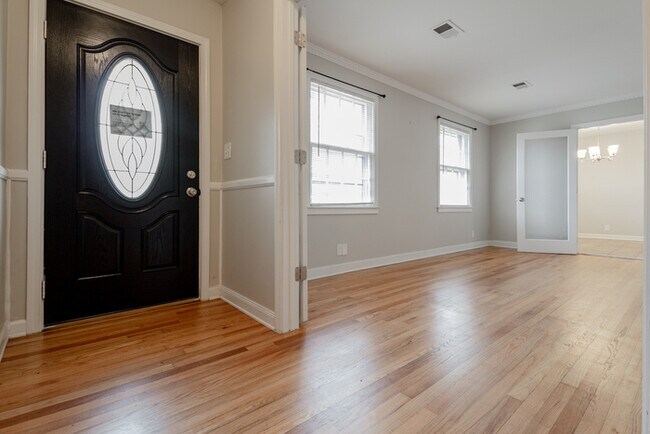 Building Photo - REDUCED!