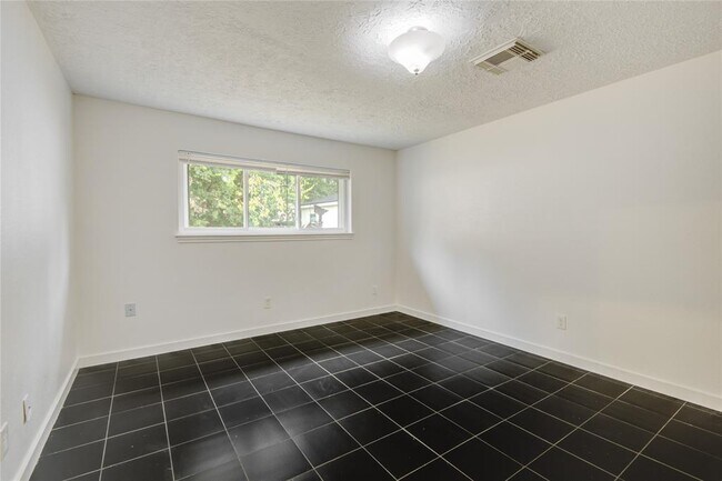 Building Photo - 835 Hidden Canyon Rd