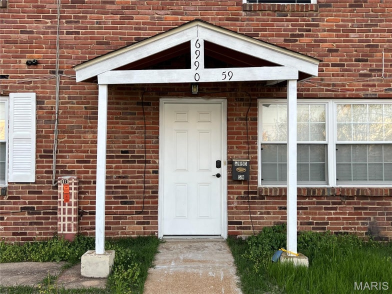 Primary Photo - 6990 Colonial Woods Dr