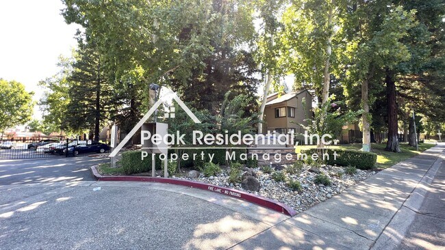 Building Photo - 3715 Tallyho Dr