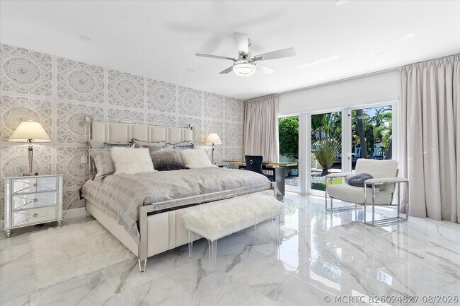 Building Photo - 207 Royal Palm Dr