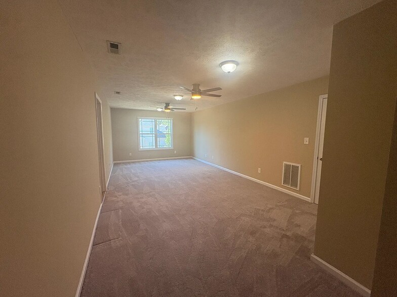 Building Photo - 4009 Quarry Hollow Drive
