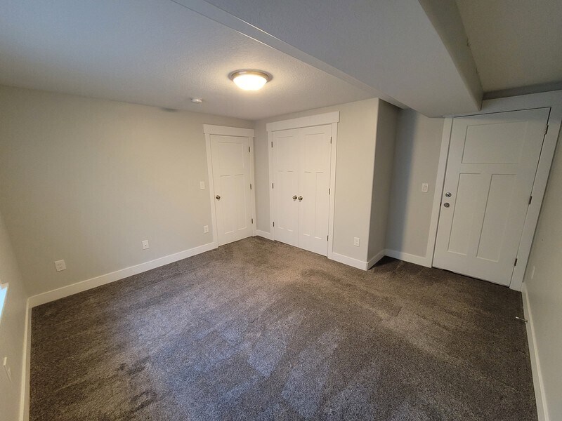 Building Photo - 10349 S 3880 W