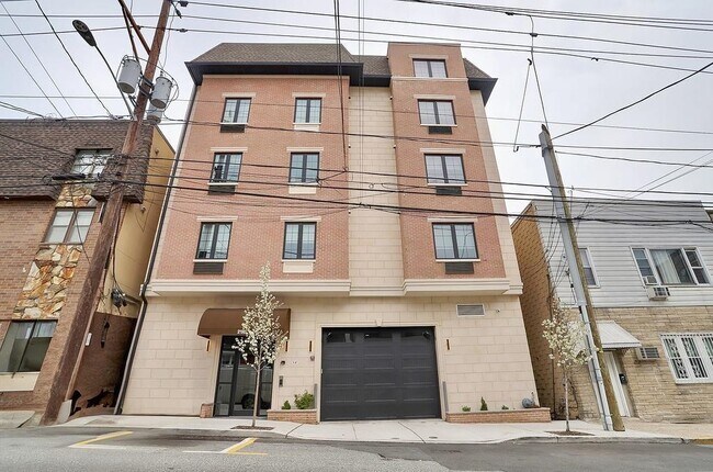 Building Photo - 212 70th St