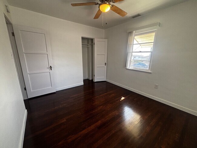 Building Photo - 3689 Moultrie Ave